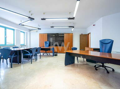 Poslovni prostor / Lokal, Koper, izdavanje, 57m2, 864e, id136