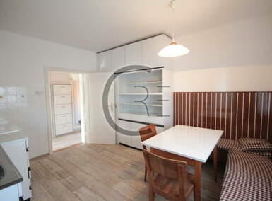 Stanovanje, Ljubljana, oddaja, 80m2, 900EUR, id2497