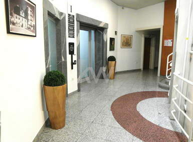 Poslovni prostor / Lokal, Kranj, oddaja, 51m2, 778EUR, id1357